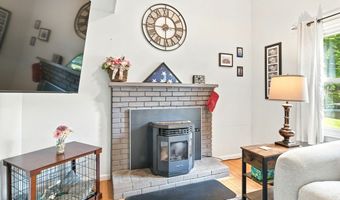 171 White Fox Rd, Agawam, MA 01030