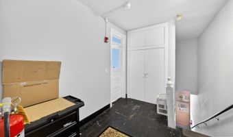 208 S Main St, Algonquin, IL 60102