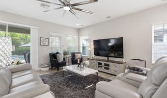 5565 SILVER SUN Dr, Apollo Beach, FL 33572