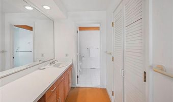 275 Boston Neck Rd, Narragansett, RI 02882