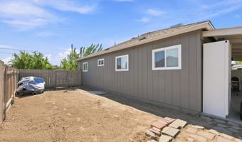 10840 Cedar St, Armona, CA 93202