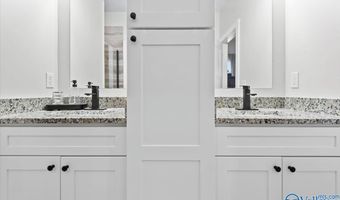15 Swanee Dr, Albertville, AL 35950