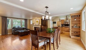 2 Doris Rd, Bedford, MA 01730