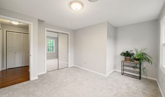27 S Pond Cir, Cheshire, CT 06410
