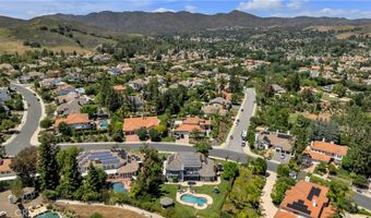 29302 Laro Dr, Agoura Hills, CA 91301