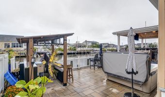 61 Yardarm Ct, Bayville, NJ 08721
