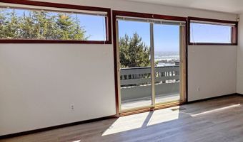 15422 SOUTHWIND Ln, Brookings, OR 97415