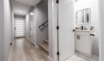 2223 S Highland Ave, Los Angeles, CA 90016