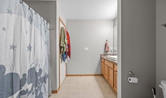 1005 Twilight Dr, North Liberty, IA 52317