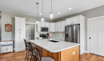 3312 13th Ave SE, Altoona, IA 50009