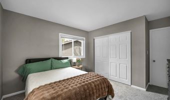 150 Greenbriar Dr, Aurora, OH 44202