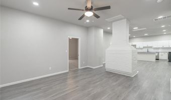 1027 W Idaho Ave, Chickasha, OK 73018