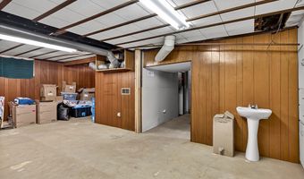 429 NE 8th St, Abilene, KS 67410