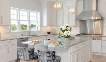1040 Buttonwoods Ave, Warwick, RI 02886
