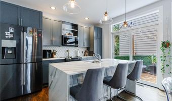 1380 Stirling Cir NW 26, Atlanta, GA 30318