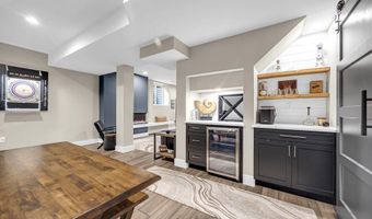 4 Isabella Ct, Atlantic Highlands, NJ 07716