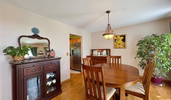 6701 Three Lakes Pkwy, Des Moines, IA 50320