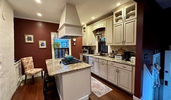 172 Bluff Ave, Cranston, RI 02905