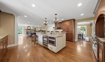 23855 W Sarah Ct, Antioch, IL 60002