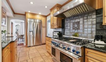 910 ALAMEDA St, Orlando, FL 32804