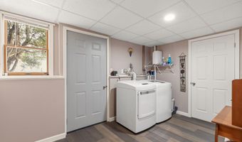 72 Louise St, Auburn, ME 04210