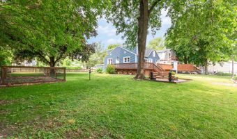 1237 Fox River Dr, Algonquin, IL 60102