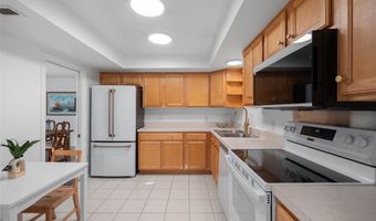 917 Claytonbrook Dr 3, Ballwin, MO 63011