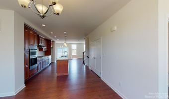 2704 S Spurway Dr, Ann Arbor, MI 48105
