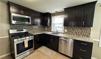 39 Gorham Ave, Warwick, RI 02886