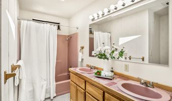 64502 McGrath Rd, Bend, OR 97701