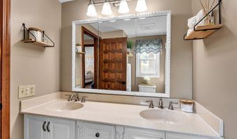 230 Schimwood Ct, Amherst, NY 14068