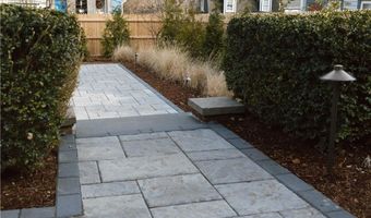 42 Marlborough St, East Greenwich, RI 02818