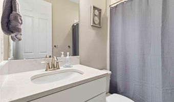 7526 PARADISO Dr, Apollo Beach, FL 33572