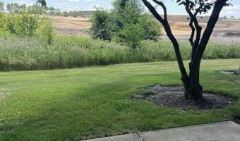 28 Waverly Ct 28, Algonquin, IL 60102