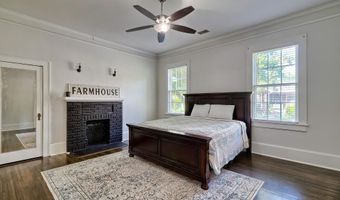 322 Saluda Ave, Batesburg, SC 29006