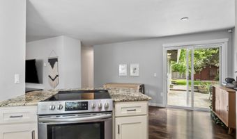 742 SE Sun Ln, Bend, OR 97702
