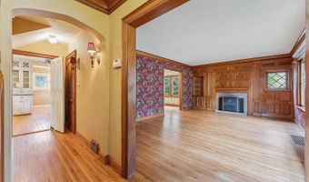 914 Ash St, Baraboo, WI 53913