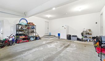 84 Juniper Cir, Auburn, NH 03032