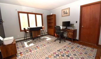 51 Ironworks Rd, Clinton, CT 06413