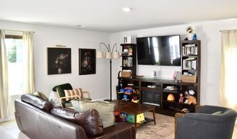 1953 Landrow Ln, Boiling Springs, SC 29316