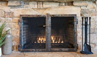 965 Eastman Dr, Bigfork, MT 59911