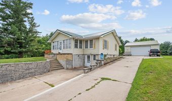 4370 NE 64th St, Altoona, IA 50009