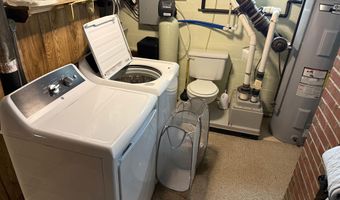 256 W Hoosier St, Berne, IN 46711