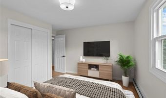 21 Hope Hill Ter, Cranston, RI 02921