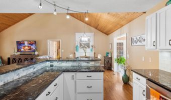 8 Alexander Chapel Dr, Asheville, NC 28804