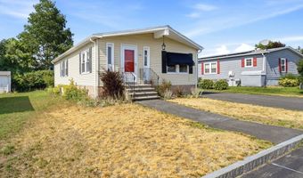 3 Queens Rd 211, Attleboro, MA 02703