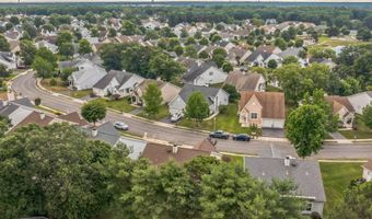 19 Fountain View Dr, Barnegat, NJ 08005