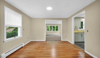 24 Iron Gate Ln, Cromwell, CT 06416