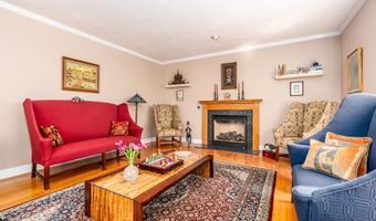 7 Mizzen Ln, Bourne, MA 02532