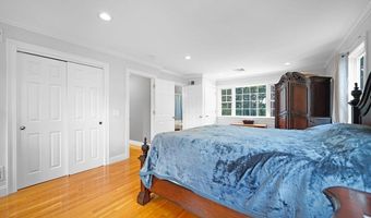 489 Main St, Acushnet, MA 02743